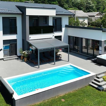 Villa Biser Gacke Sinac Екстериор снимка