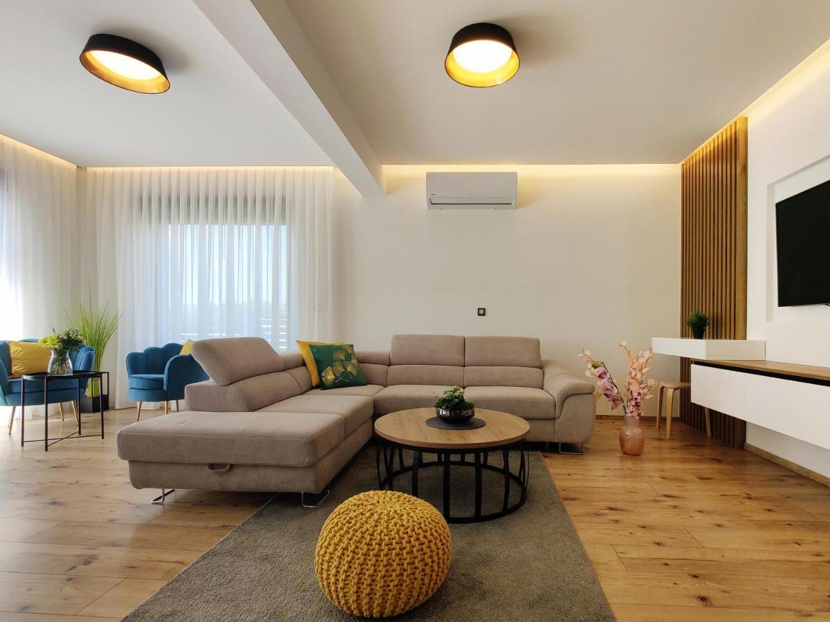 Villa Biser Gacke Sinac Екстериор снимка