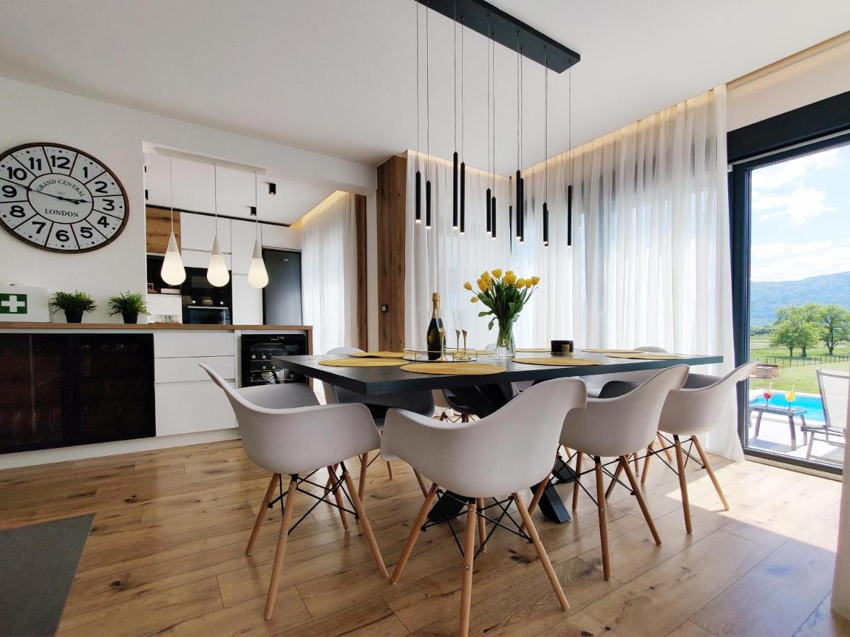 Villa Biser Gacke Sinac Екстериор снимка