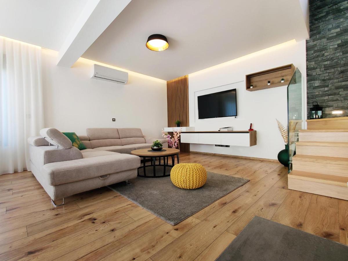 Villa Biser Gacke Sinac Екстериор снимка