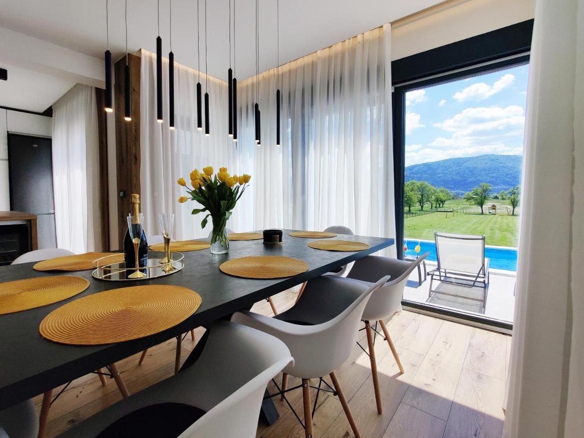 Villa Biser Gacke Sinac Екстериор снимка