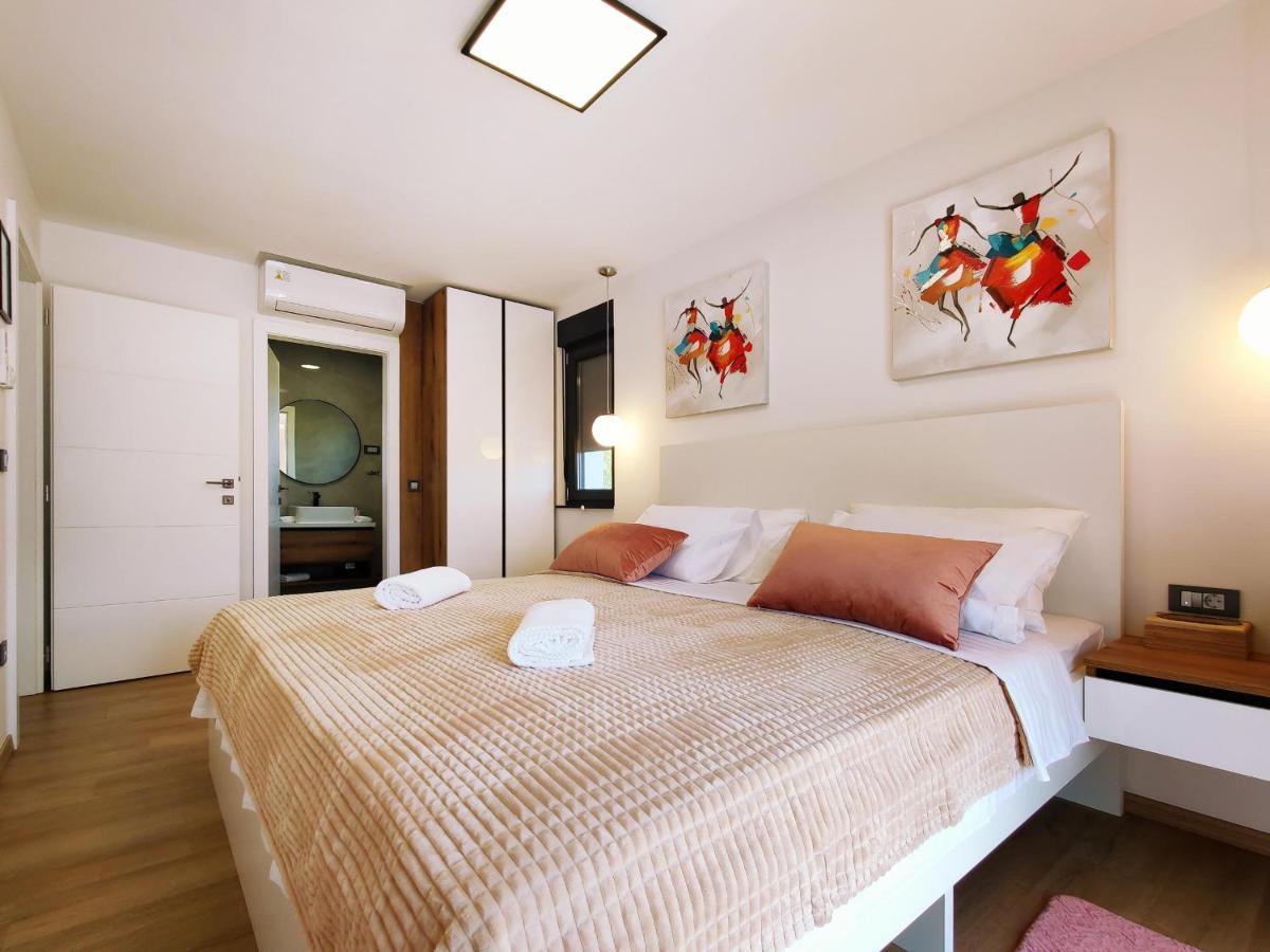 Villa Biser Gacke Sinac Екстериор снимка