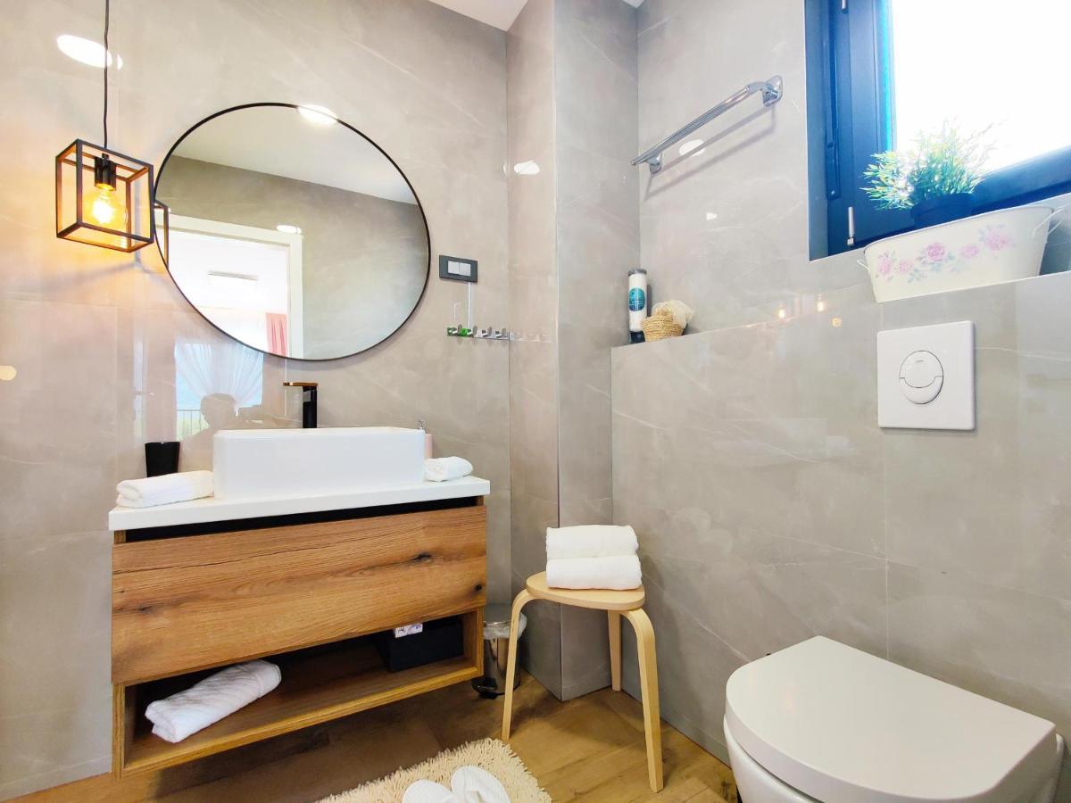 Villa Biser Gacke Sinac Екстериор снимка