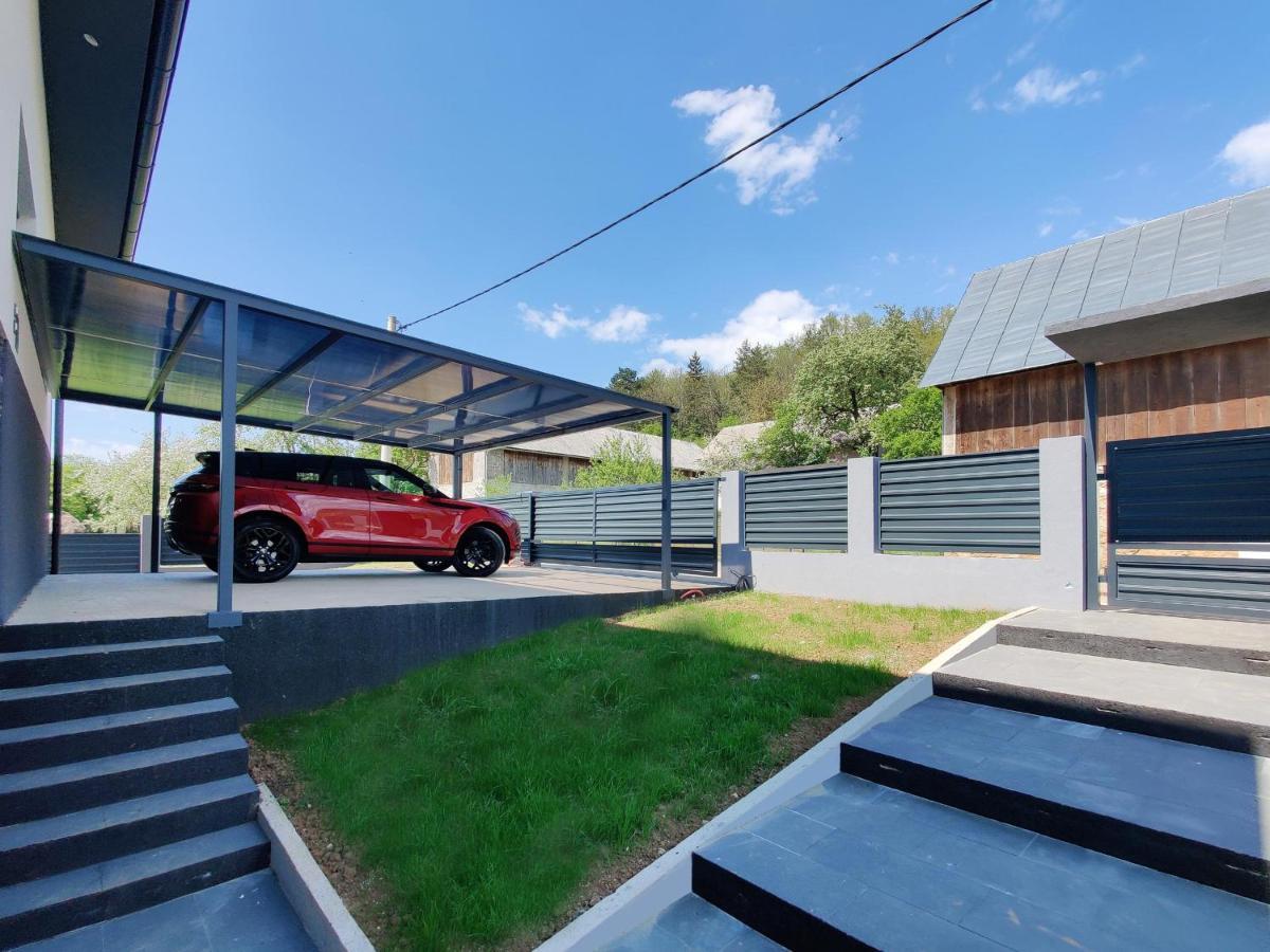 Villa Biser Gacke Sinac Екстериор снимка