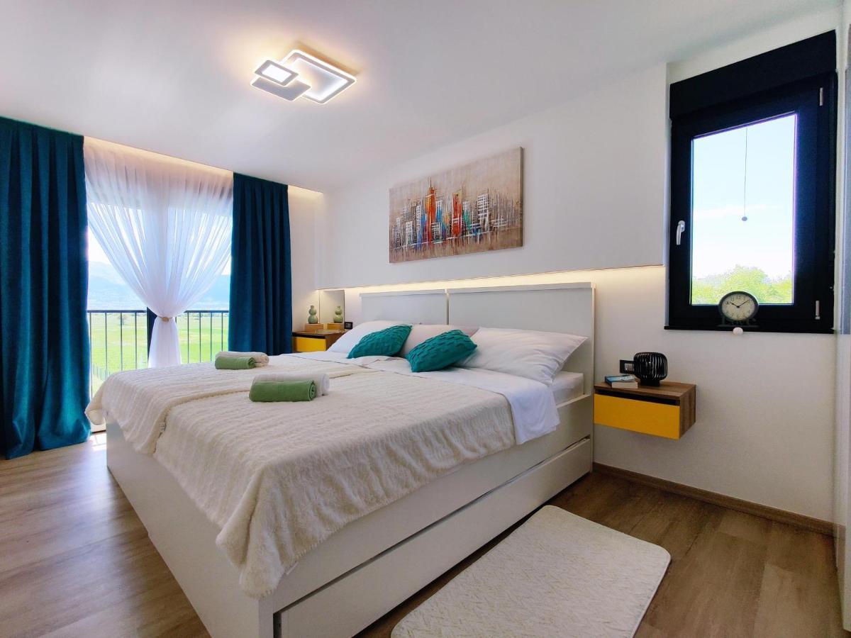 Villa Biser Gacke Sinac Екстериор снимка