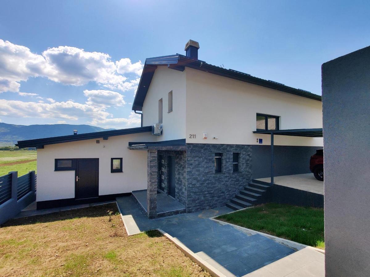 Villa Biser Gacke Sinac Екстериор снимка