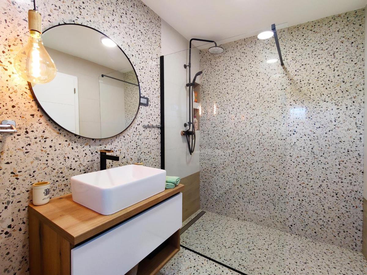 Villa Biser Gacke Sinac Екстериор снимка