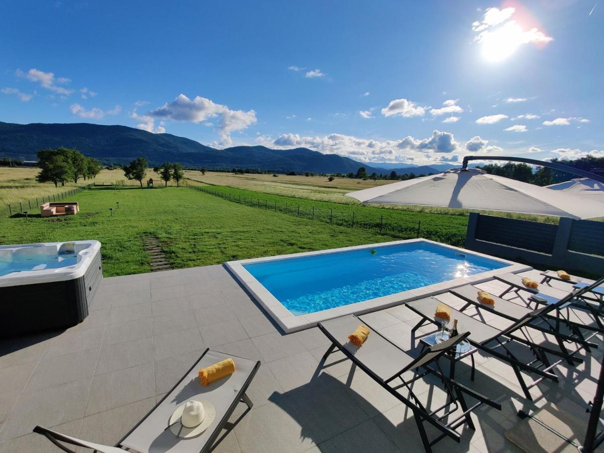 Villa Biser Gacke Sinac Екстериор снимка