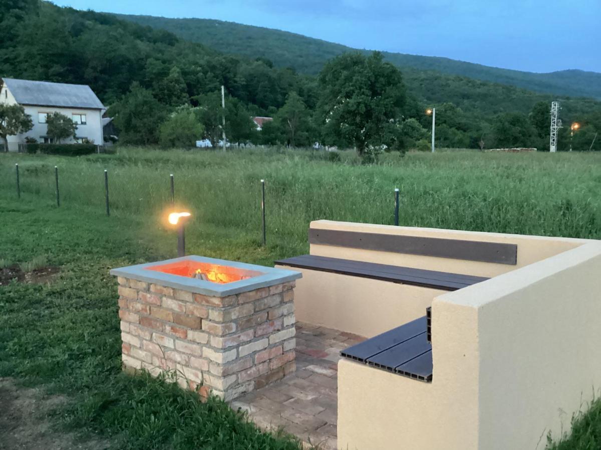 Villa Biser Gacke Sinac Екстериор снимка