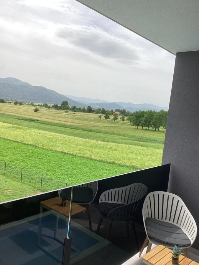 Villa Biser Gacke Sinac Екстериор снимка