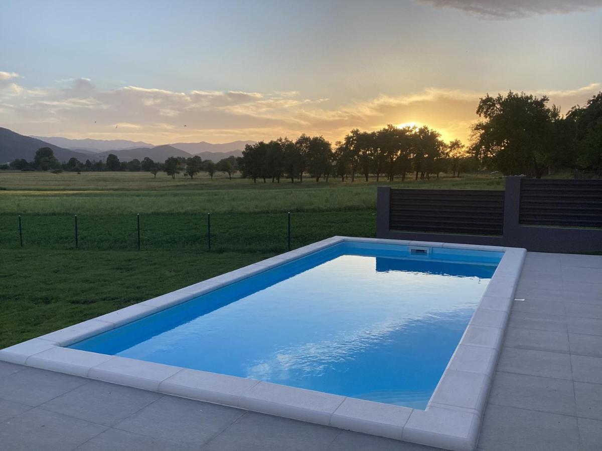 Villa Biser Gacke Sinac Екстериор снимка