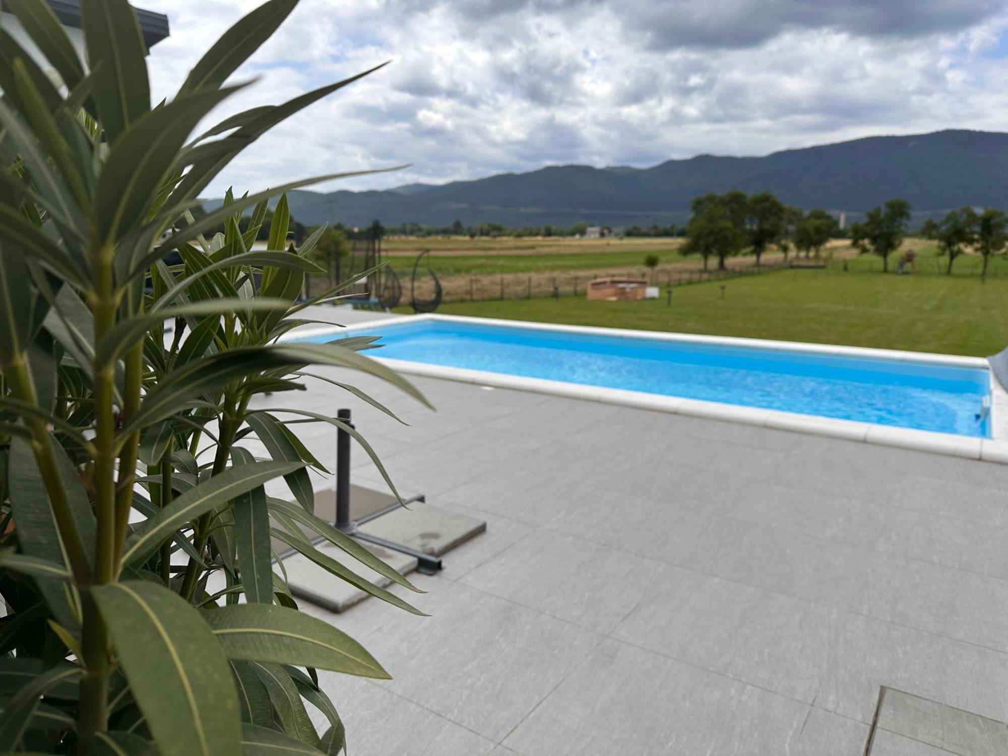 Villa Biser Gacke Sinac Екстериор снимка