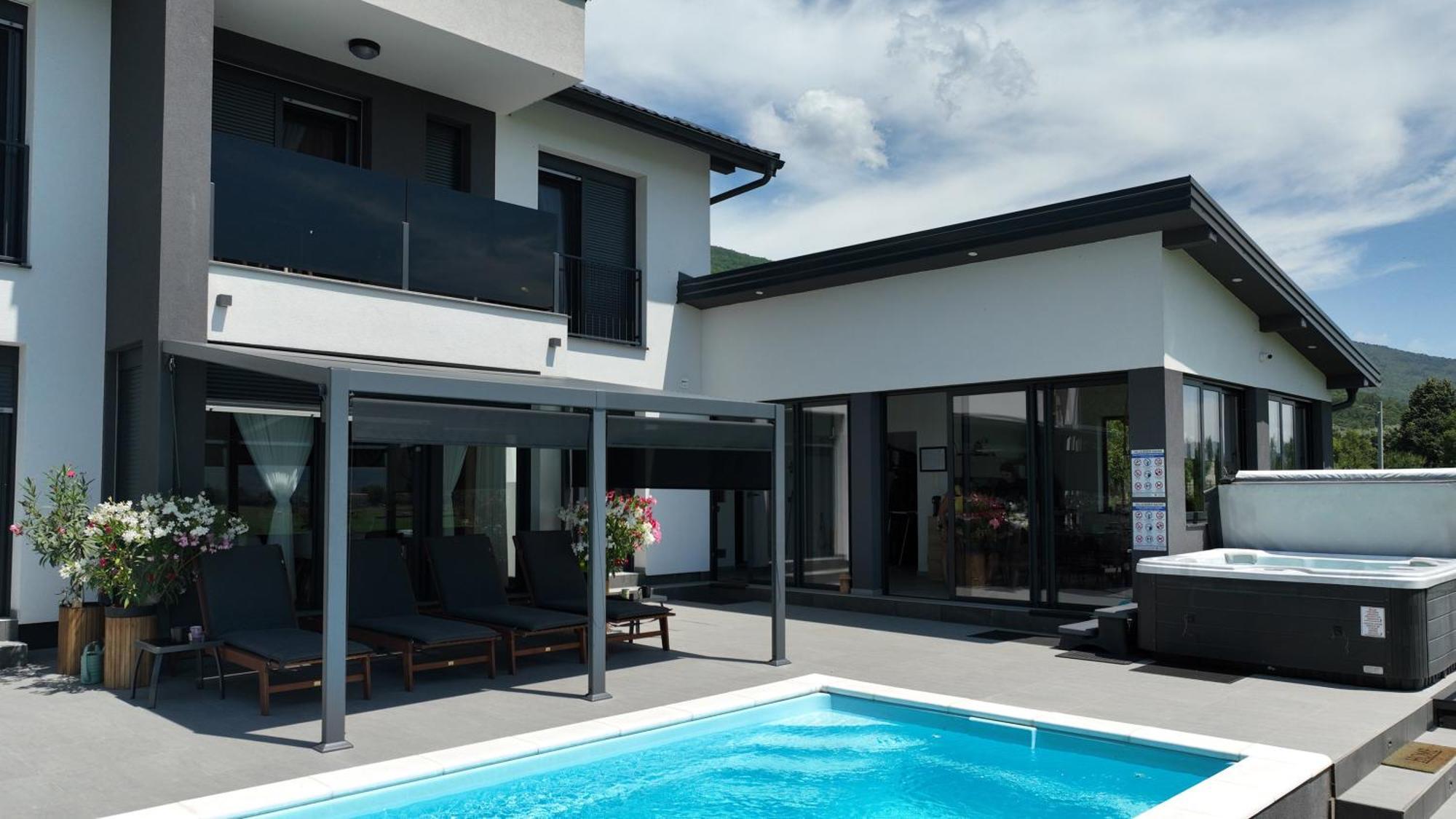 Villa Biser Gacke Sinac Екстериор снимка